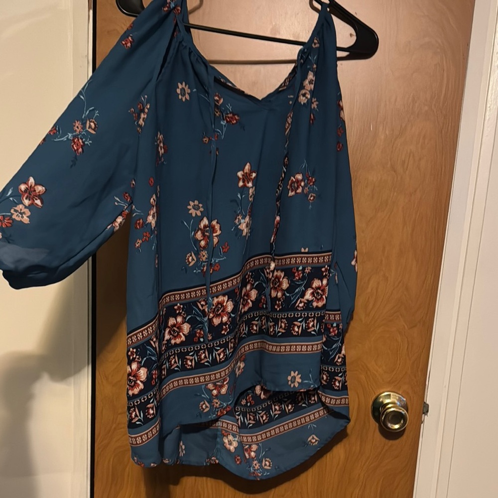 Liberty Love Green Asymmetrical 3/4 Sleeve Blouse